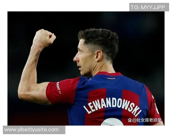 弗里克称赞莱万状态出众或许只有C罗能比肩